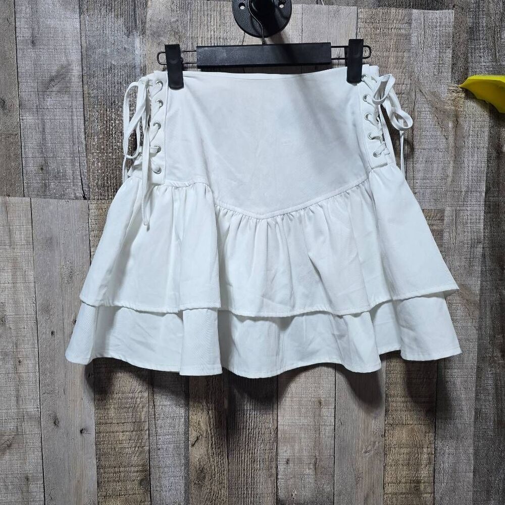 Shein White Tiered Ruffle Lattice Mini Skirt 2 Femme Girly Preppy Trendy Basic
